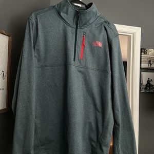 Men’s Large North Face Quarter-Zip Pullover